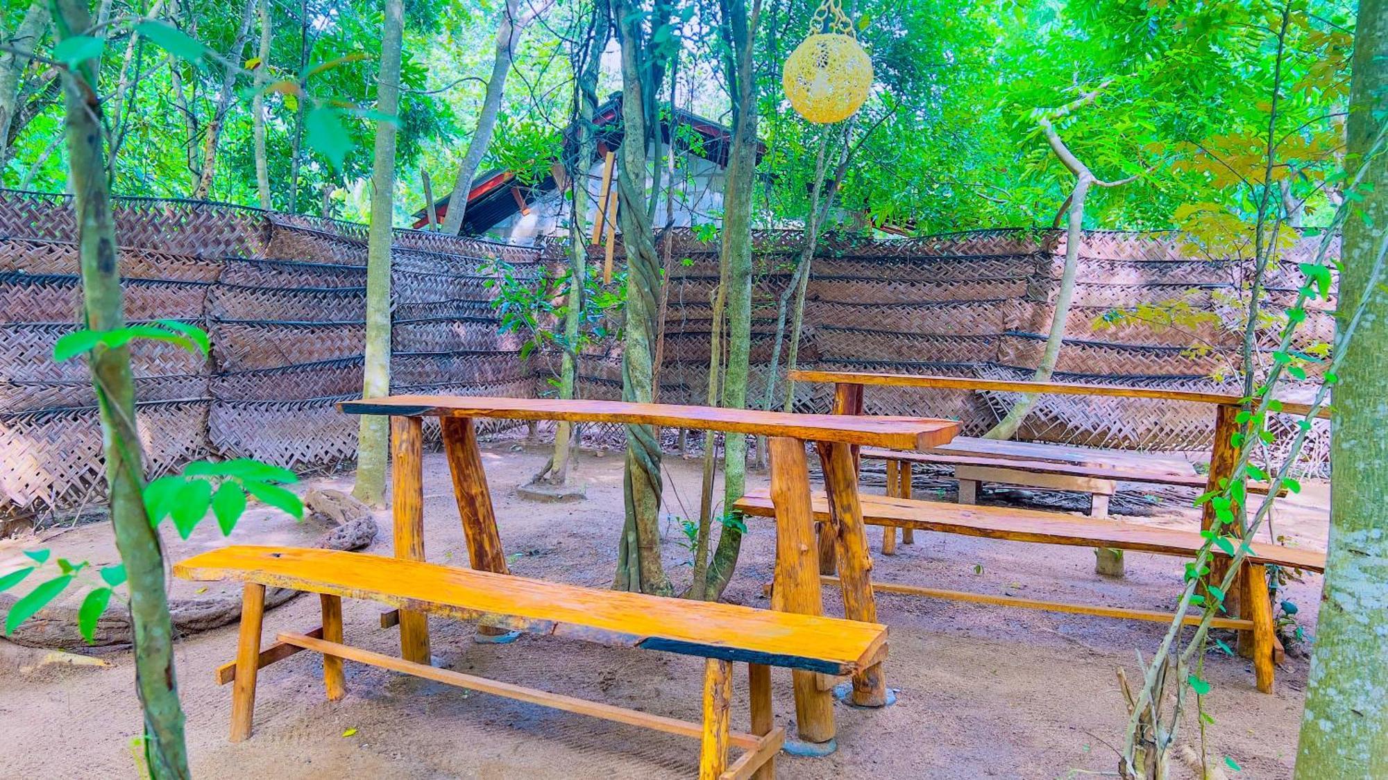 Jungle Host Hostel And Tree House Sigiriya Exterior foto
